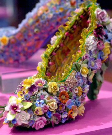 China flower shoe