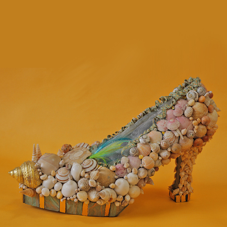 shell mosaic shoe